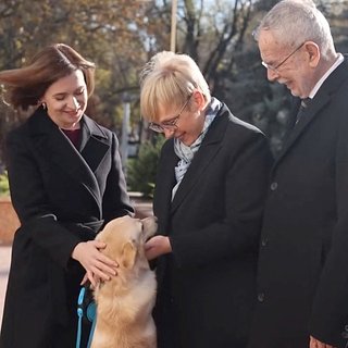 Президент Молдавии объяснила реакцию своей собаки на президента Австрии