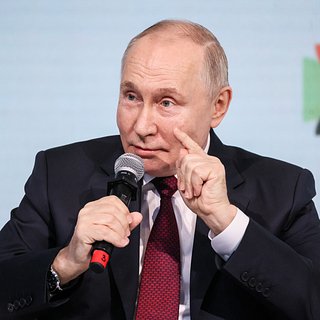 Путин высказался о перечисляющих свои гонорары противнику актерах