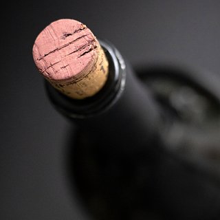 Поставщики рассказали о сократившемся импорте французского вина в Россию