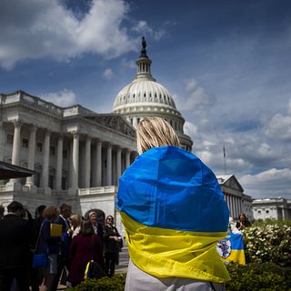 Лидер демократов в Сенате США запросил голосование по помощи Киеву