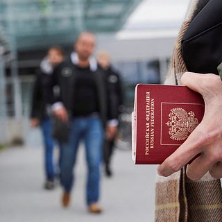 В России вступил в силу новый закон о загранпаспортах