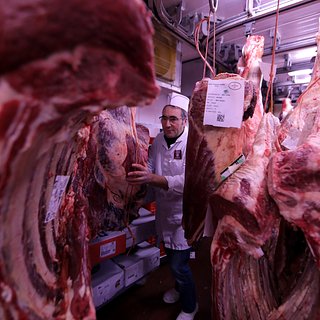 Россия решила продолжить завоз мяса из США для снижения цен