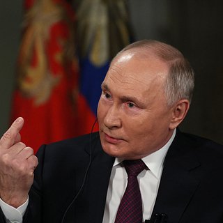 Песков раскрыл восприятие Западом исторической части интервью Путина Карлсону