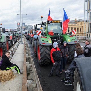 Премьер Чехии обвинил протестующих фермеров в работе на Кремль