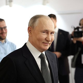 Путин примерил «бушлат из России»