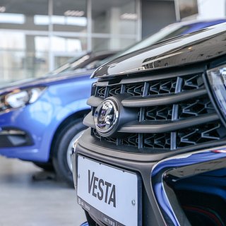 «АвтоВАЗ» назвал дату начала продаж Lada Vesta с автоматической коробкой