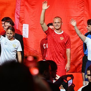 Сборная России по футболу показала новую форму