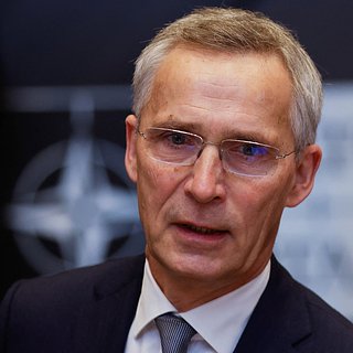 Столтенберг попросил Макрона консультироваться с НАТО по важным вопросам