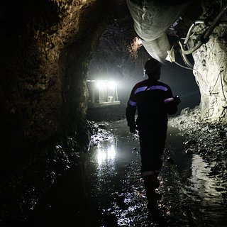 Появились подробности об обвале грунта на руднике в Приамурье