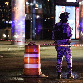 Напавшие на «Крокус Сити Холл» террористы забаррикадировались внутри здания