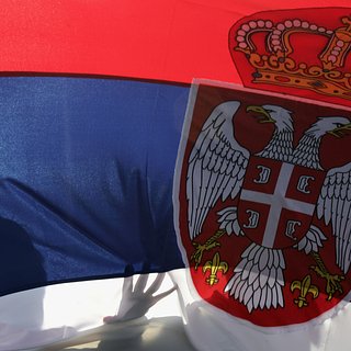 В Сербии начался массовый митинг против НАТО