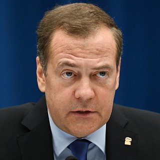 Медведев назвал Украину террористическим государством