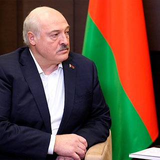 Лукашенко напомнил об истекающих президентских полномочиях Зеленского