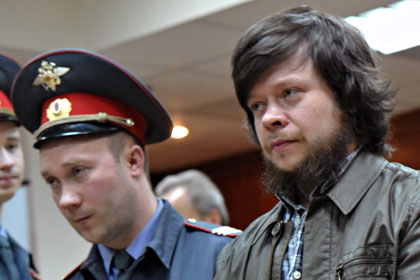 Константин Лебедев (справа) после оглашения приговора в Мосгорсуде