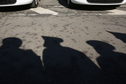 Московских полицейских уличили в продаже угнанных автомобилей