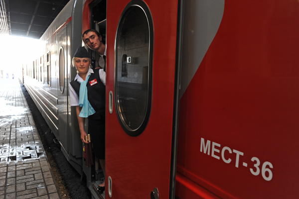 Новый фирменный пассажирский поезд класса "Премиум" на Казанском вокзале