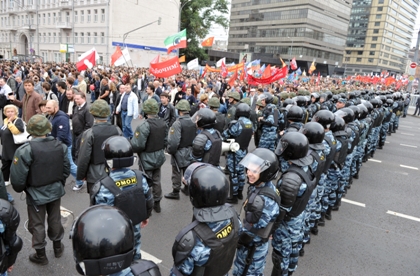 Полиция в Москве во время массовой акции
