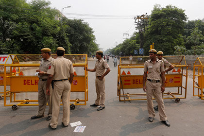 Полиция около здания суда в Дели