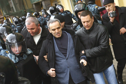 Гарри Каспаров во время задержания, 2007 год