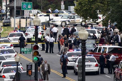 Полицейское оцепление на месте стрельбы у здания Капитолия в Вашингтоне. Фото AP 