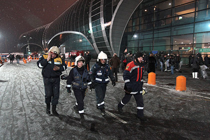 Сотрудники МЧС на территории «Домодедово», 24 января 2011 года