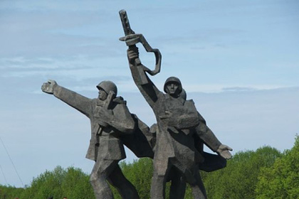 Памятник советским воинам в Риге 