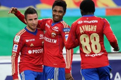 Игроки ЦСКА празднуют гол в ворота «Терека»
