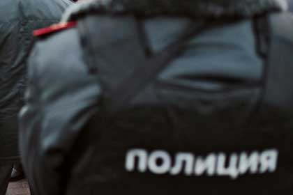 Офицер ФСИН сломал нос петербургскому полицейскому