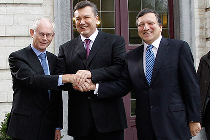 Херман ван Ромпей, Виктор Янукович и Жозе Мануэль Баррозу