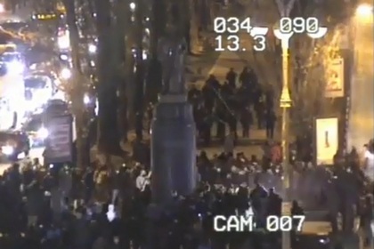 Столкновения у памятника Ленину в Киеве
