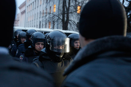 Украинская оппозиция попыталась расформировать «Беркут»