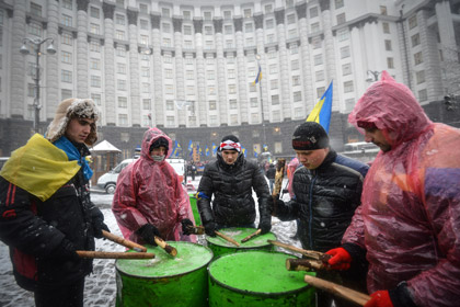 Пикет сторонников евроинтеграции у здания кабинета министров Украины в Киеве