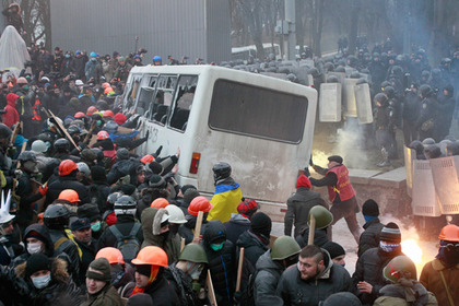 Столкновения протестующих с милицией в Киеве