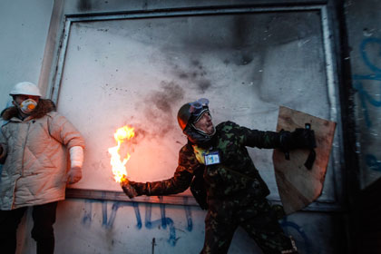 У демонстрантов в Киеве обнаружили «улучшенный» коктейль Молотова