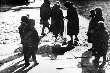 Жители Ленинграда в дни блокады