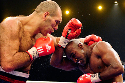Бой между Николаем Валуевым и Эвандером Холифилдом, 20 декабря 2008 года