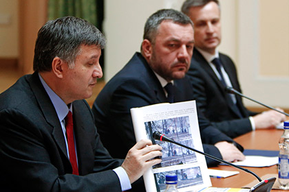 Глава МВД  Украины Арсен Аваков,  Олег Махницкий, Валентин Наливайченко (слева направо)