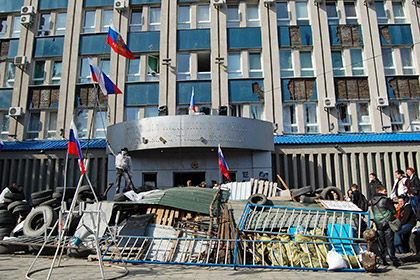 Баррикады около здания Харьковской областной администрации