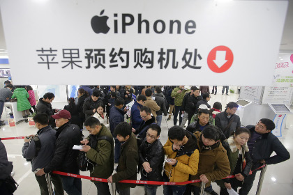 Очередь за iPhone в Китае