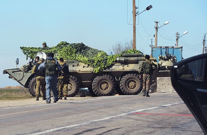 Украина направила к границе с Россией шесть БТР
