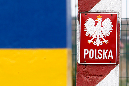 Польша отменила упрощенные визы для украинцев