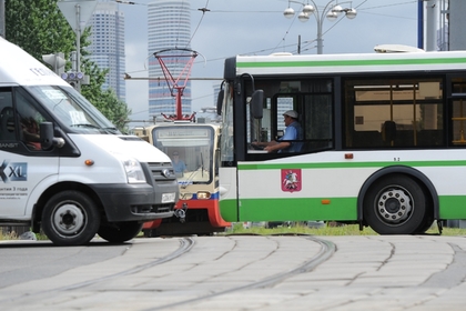 Москвичей призвали пересесть из-за выброса вредных веществ на метро и трамваи
