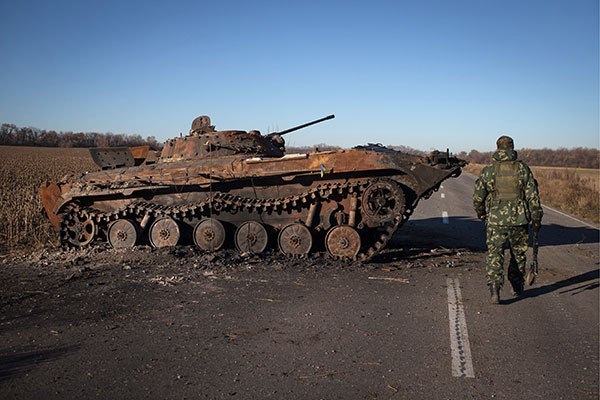 Сгоревшая БМП-2 украинской армии, Луганская область