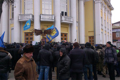 Протестующие в Виннице разгромили областную администрацию