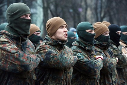 Бойцы добровольческих батальонов на Майдане потребовали отставки Порошенко