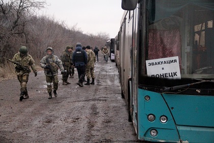 Власти ДНР обвинили силовиков в эвакуации из котла под видом беженцев