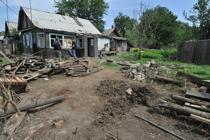 Последствия обстрела в Донецке Ростовской области