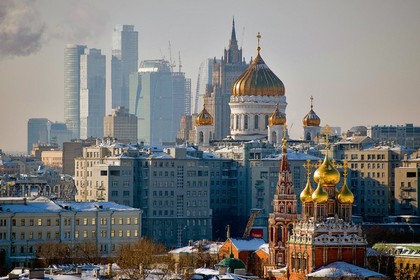 Moody's понизило рейтинги Москвы и Петербурга