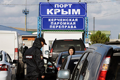 Медведев пообещал упростить туристам доступ в Крым