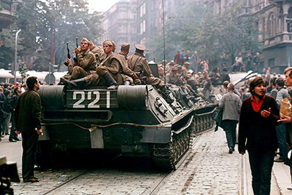 Солдаты Советской армии в Чехословакии, 21 августа 1968 года